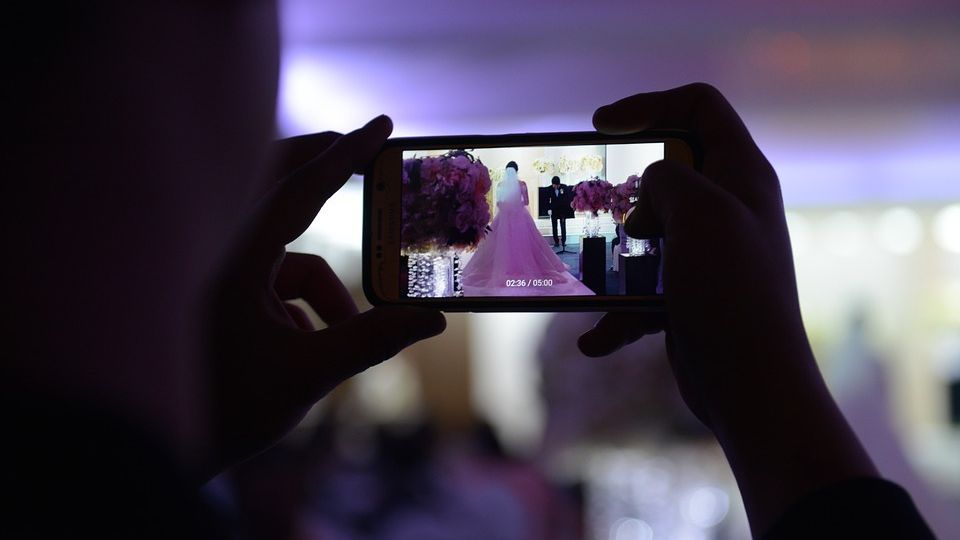 cellphone on wedding day