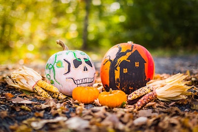 halloween-pumpkins-leaves