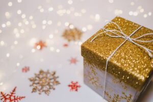 Gold box with snowflakes winter wedding favor 