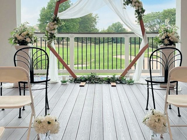 Pinecrest country club wedding outside facing the golf course